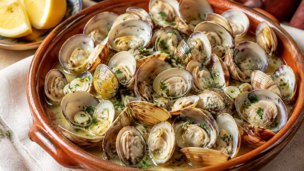 Amêijoas à Bulhão Pato, palourdes portugaises à l’ail et à la coriandre
