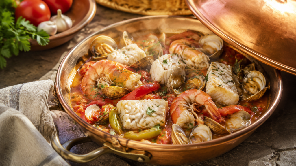 Cataplana de Marisco de l’Algarve aux crevettes, palourdes et poisson