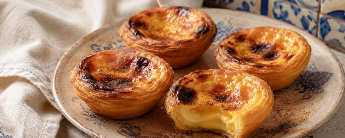 Pastéis de Nata, petits flans portugais à la pâte feuilletée